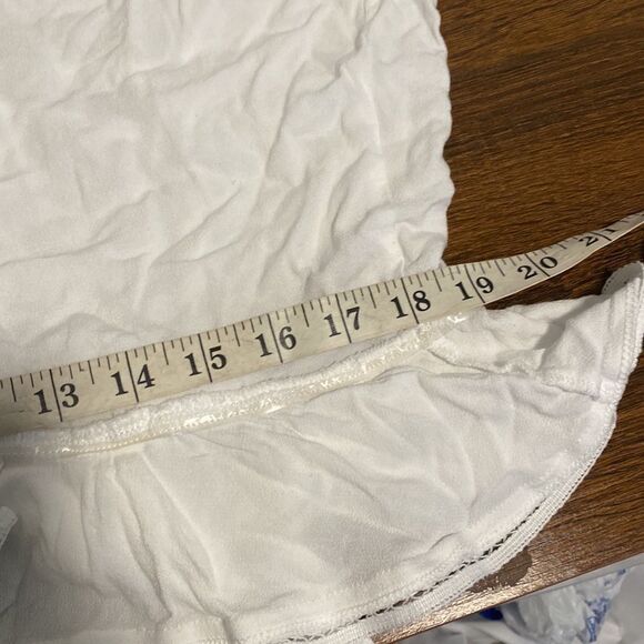 Forever 21 Plus White Open Lattice Lace Trim Cropped Ruffle Tank 0X EUC - Picture 5 of 8